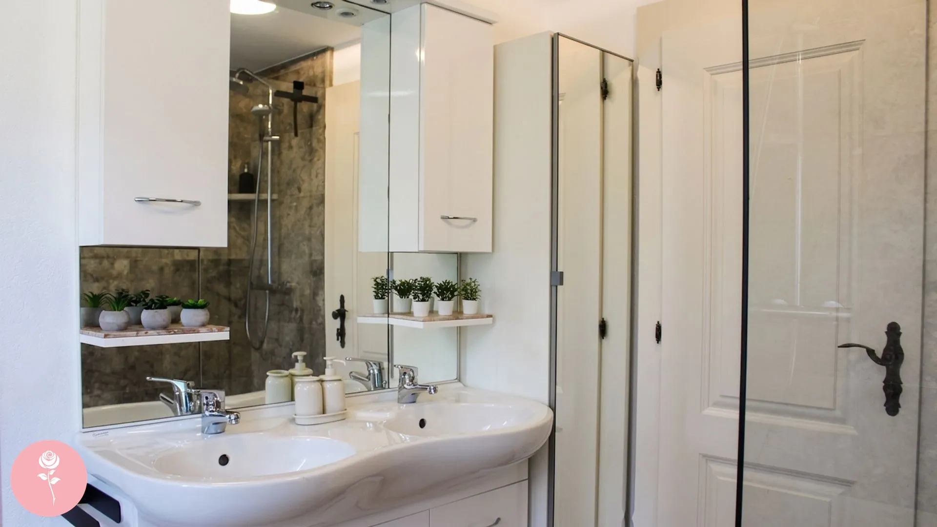 Modernes Badezimmer zum Wohlfühlen
