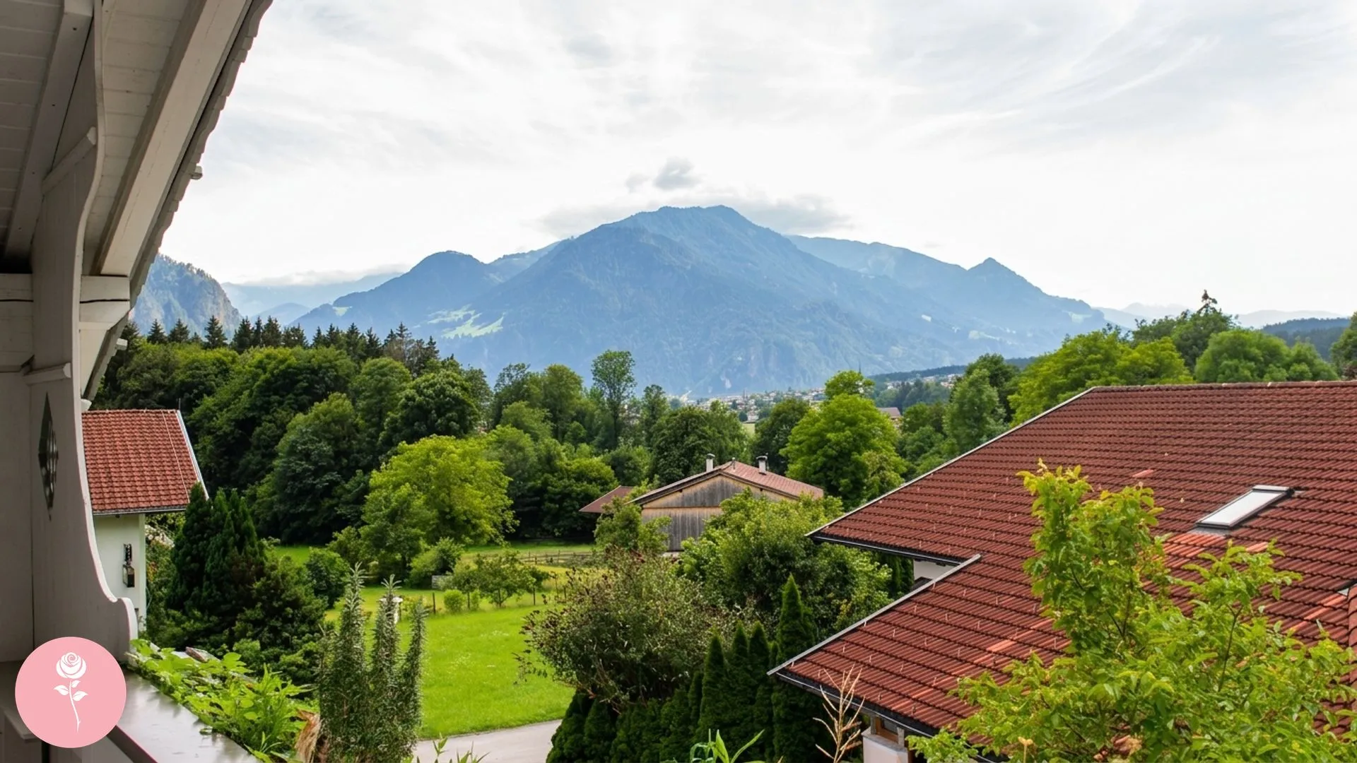 Sonniger Balkon mit herrlicher Aussicht